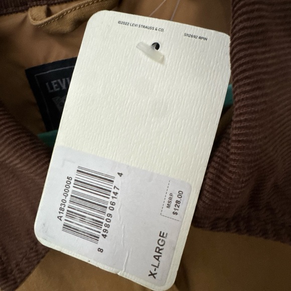 Levi's Men's Tan Jacket with Brown Collar - Picture 2 of 4
